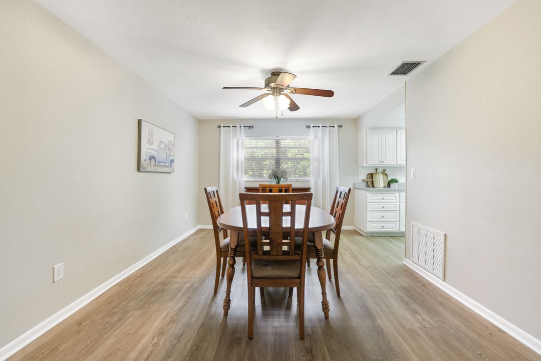 133 Briarcliff Ln, Naples, FL 34113