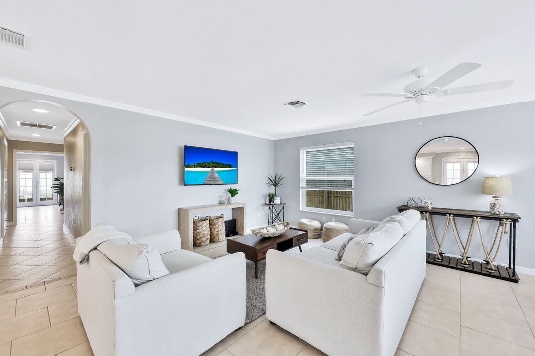 625 95th Ave N, Naples, FL 34108
