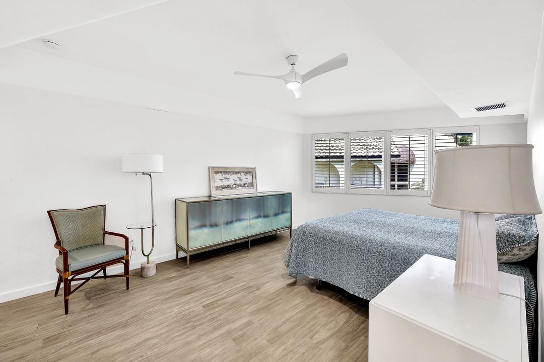 336 Seabreeze Dr, Marco Island, FL 34145