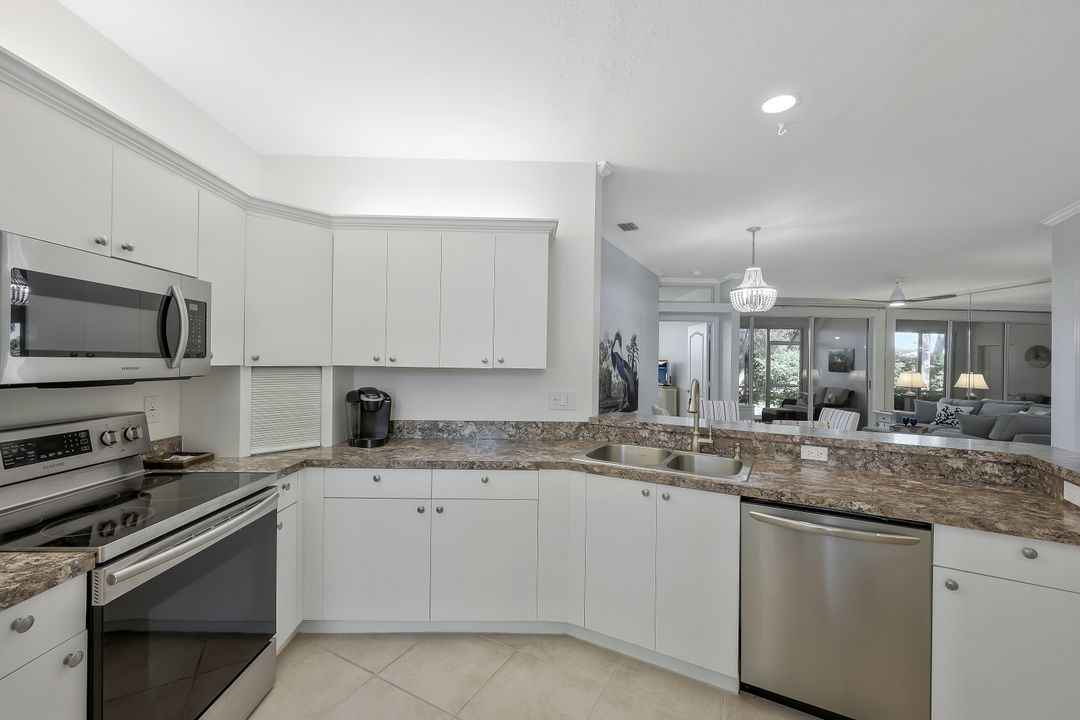 8380 Excalibur Cir #H3, Naples, FL 34108