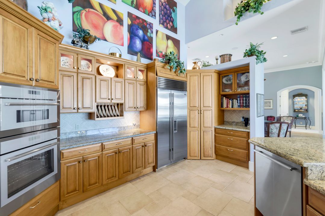 864 Inlet Dr, Marco Island, FL 34145