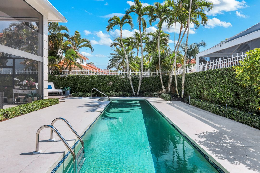 2128 Paget Cir, Naples, FL 34112