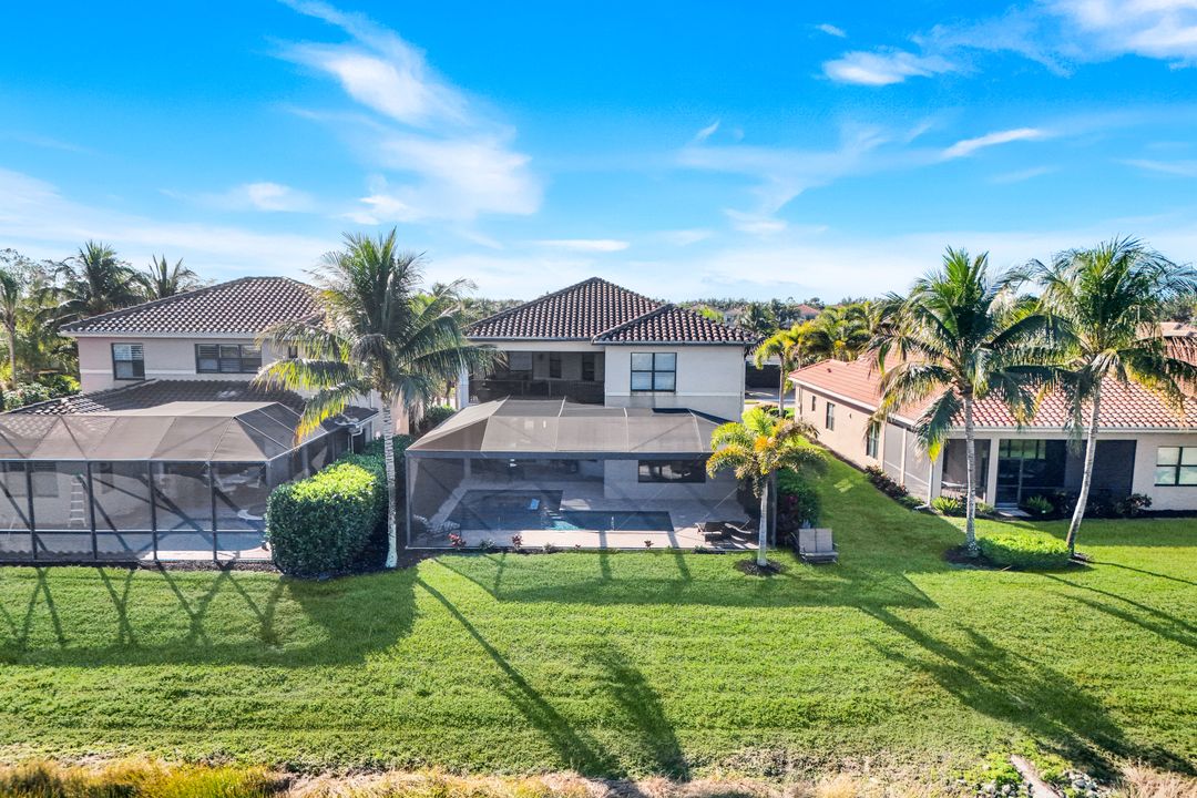 2735 Cinnamon Bay Cir, Naples, FL 34119