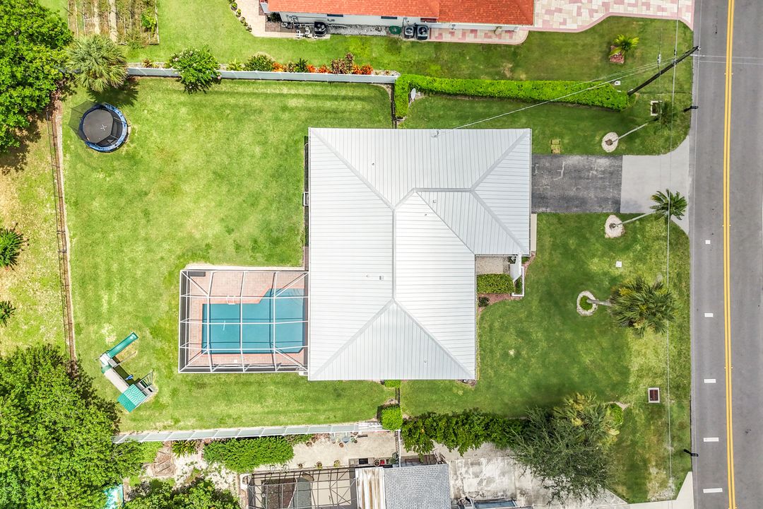 539 Cypress Way E, Naples, FL 34110