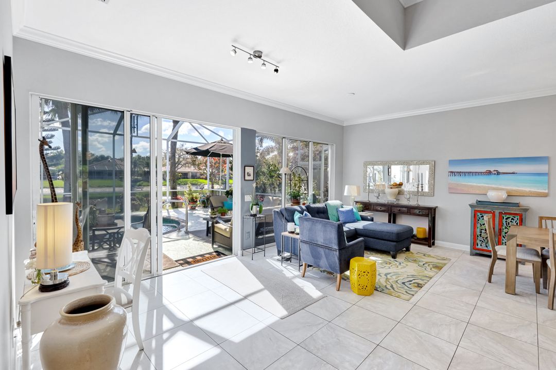 2925 Gilford Way, Naples, FL 34119