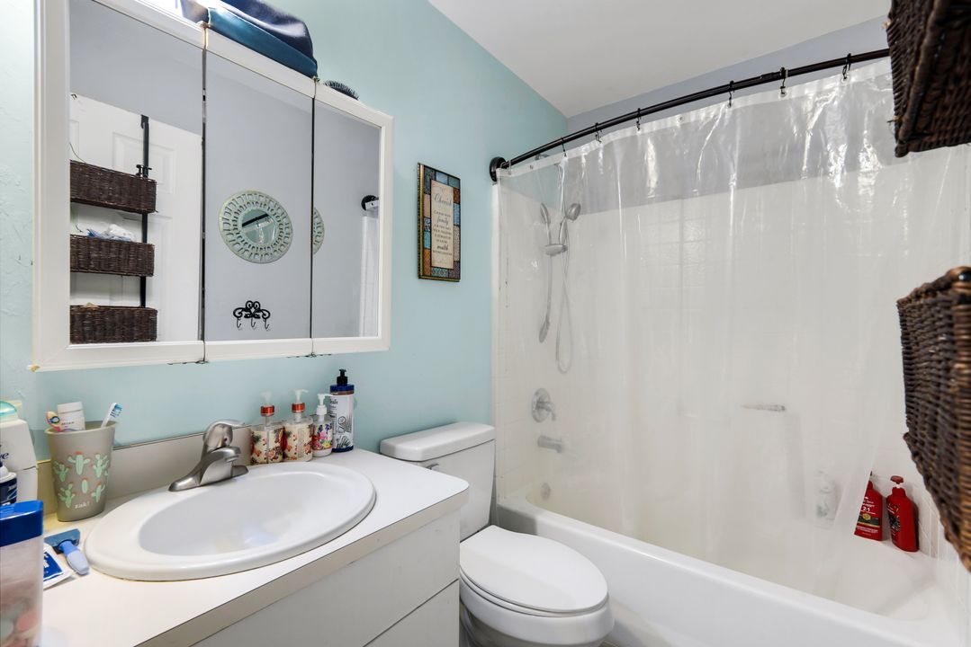 1006 SW 9th Ave, Cape Coral, FL 33991