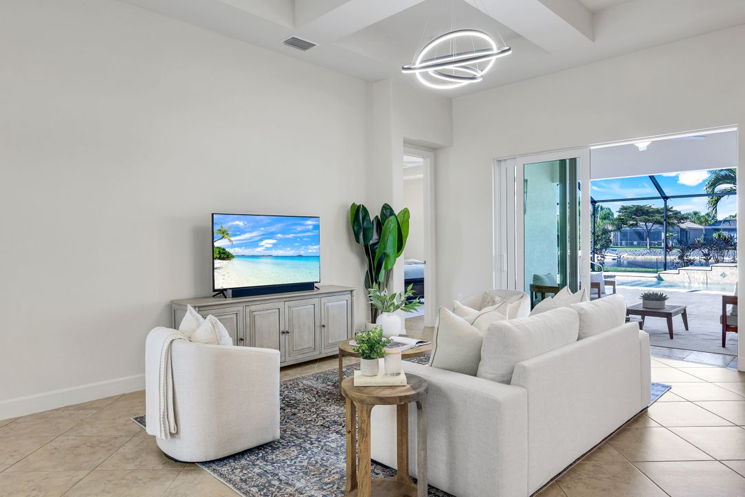 9103 Graphite Cir, Naples, FL 34120