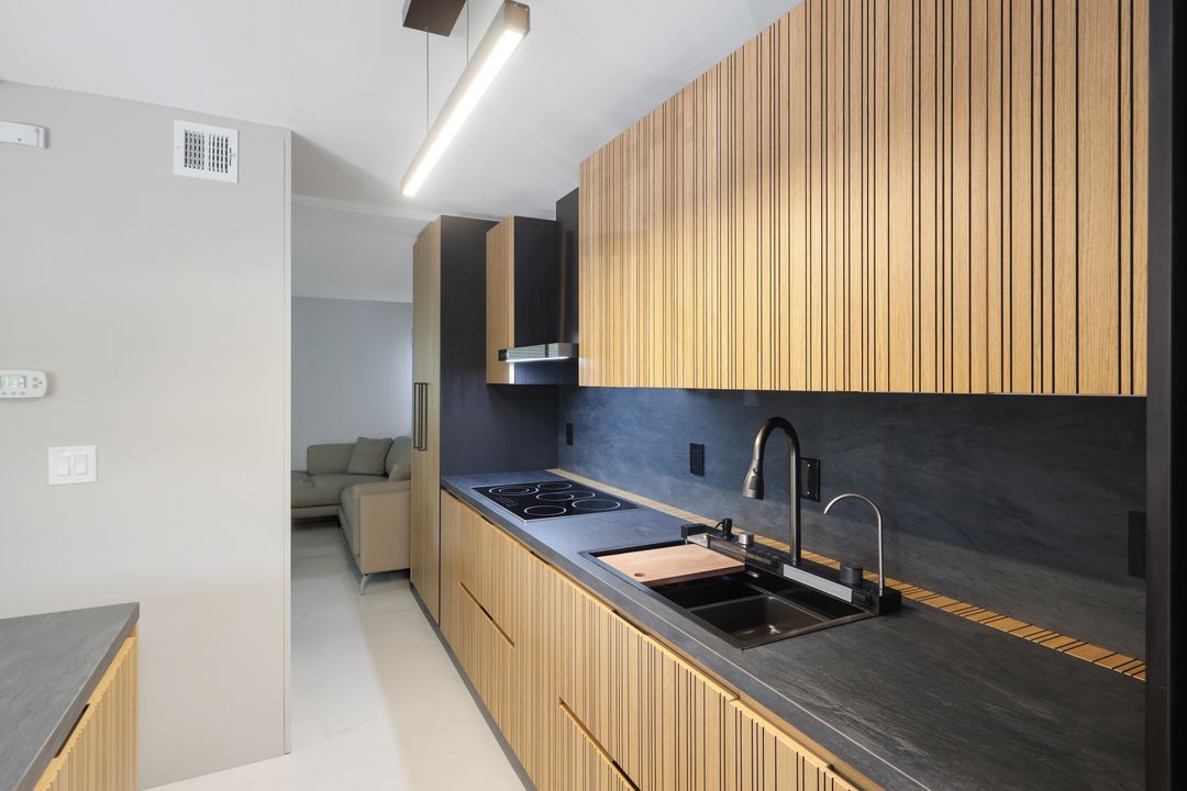 788 Park Shore Dr #E20, Naples, FL 34103