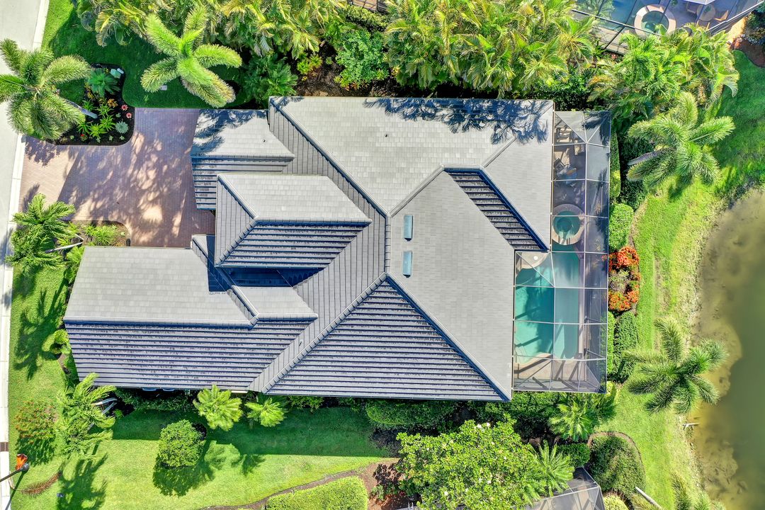 5746 Hammock Isles Dr, Naples, FL 34119