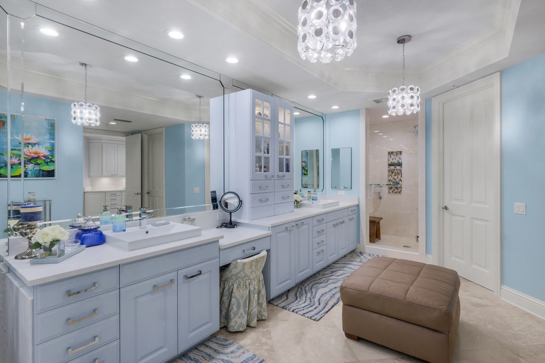 81 Seagate Dr, Naples, FL 34103