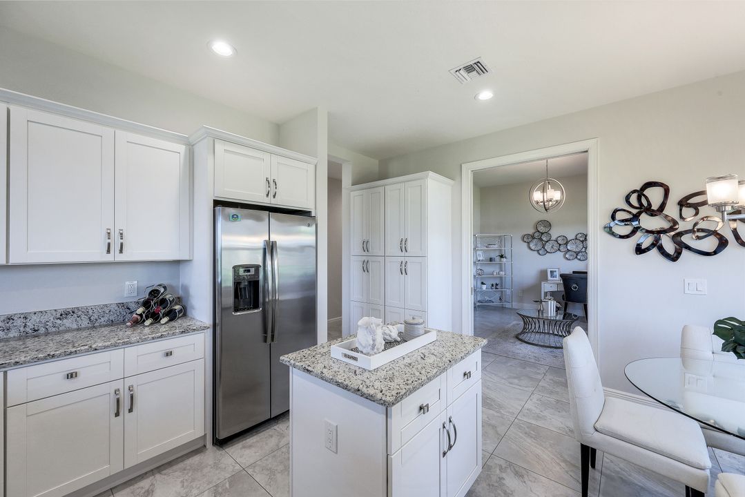 604 El Camino Real #101, Naples, FL 34119