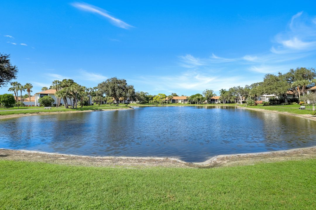 529 Lake Louise Cir #101, Naples, FL 34110