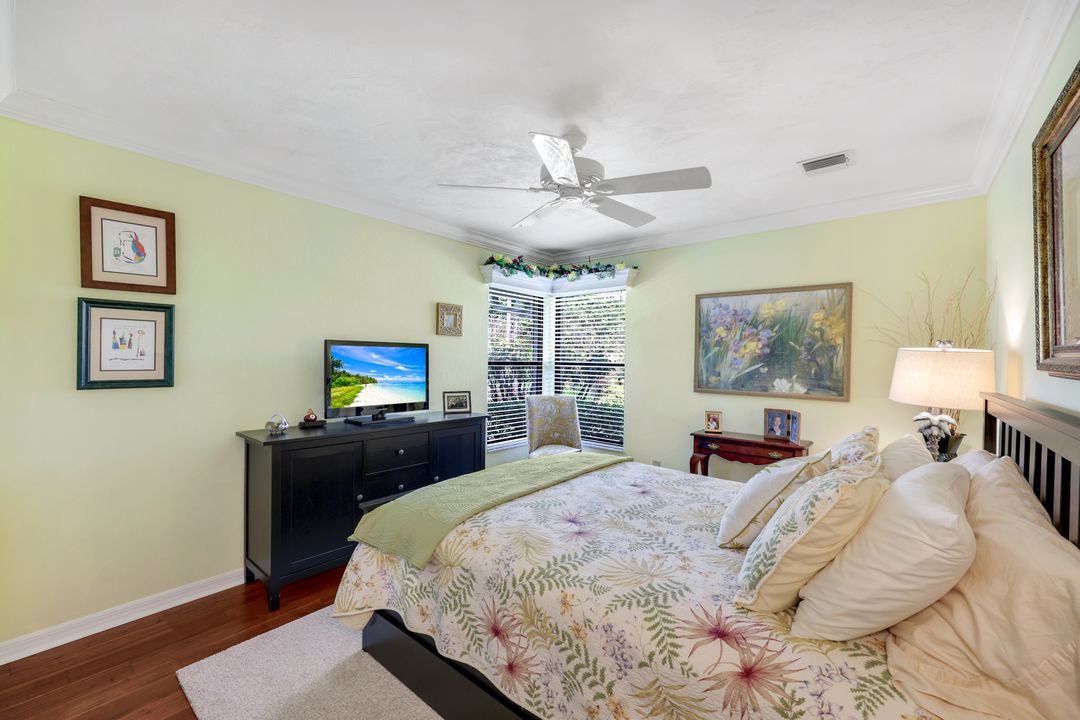 1933 Empress Ct, Naples, FL 34110