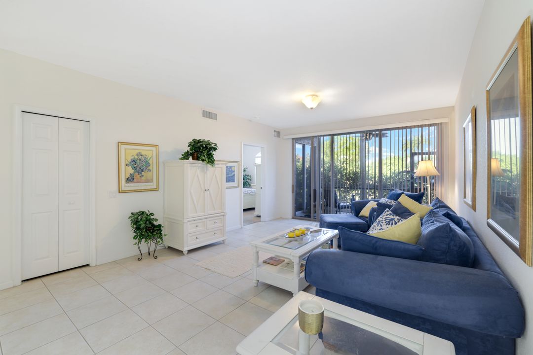 10049 Heather Ln #101, Naples, FL 34119
