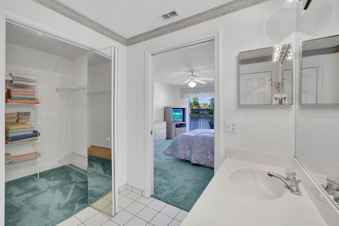 2372 Hidden Lake Dr #08, Naples, FL 34112