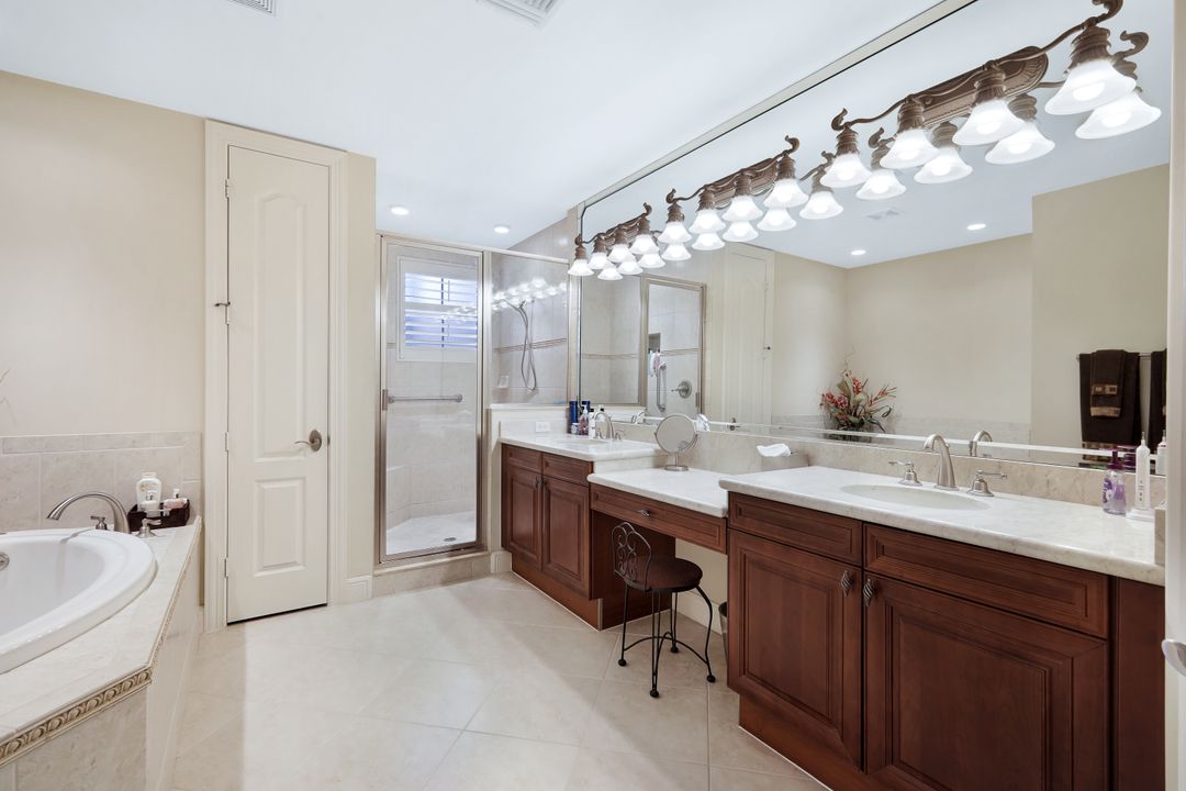 571 Avellino Isles Cir #102, Naples, FL 34119