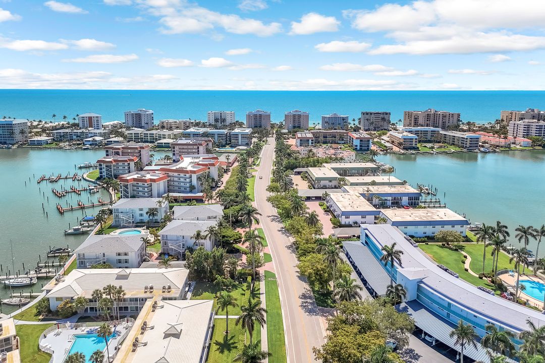 333 Harbour Dr #201, Naples, FL 34103