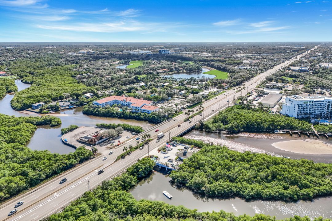 59 River Ct, Naples, FL 34110