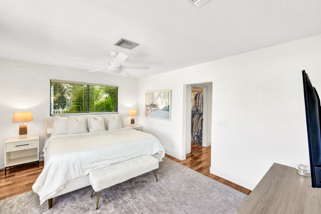 1285 Grand Canal Dr, Naples, FL 34110