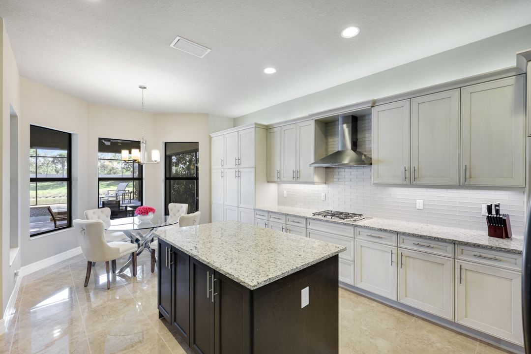 4394 Caldera Cir, Naples, FL 34119