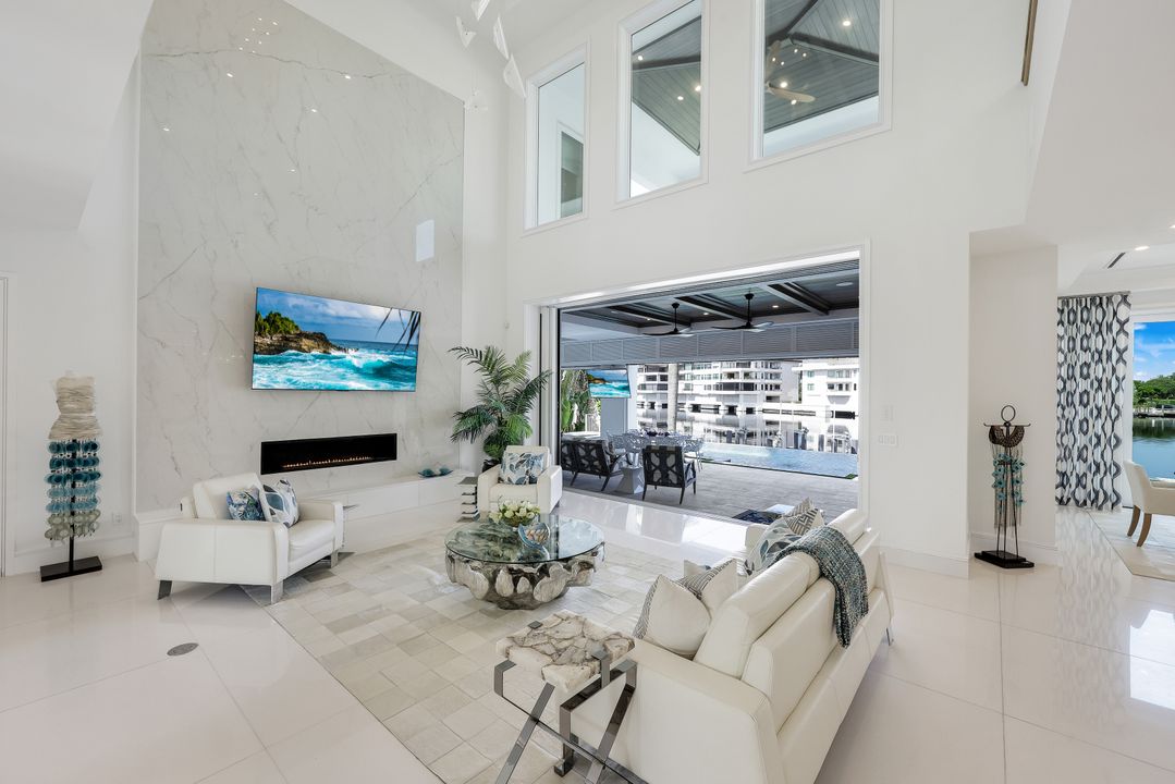 309 Neapolitan Way, Naples, FL 34103