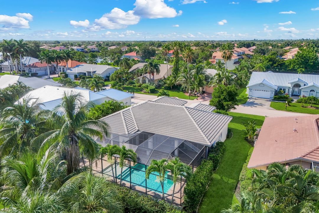 8748 S Lake Cir, Fort Myers, FL 33908