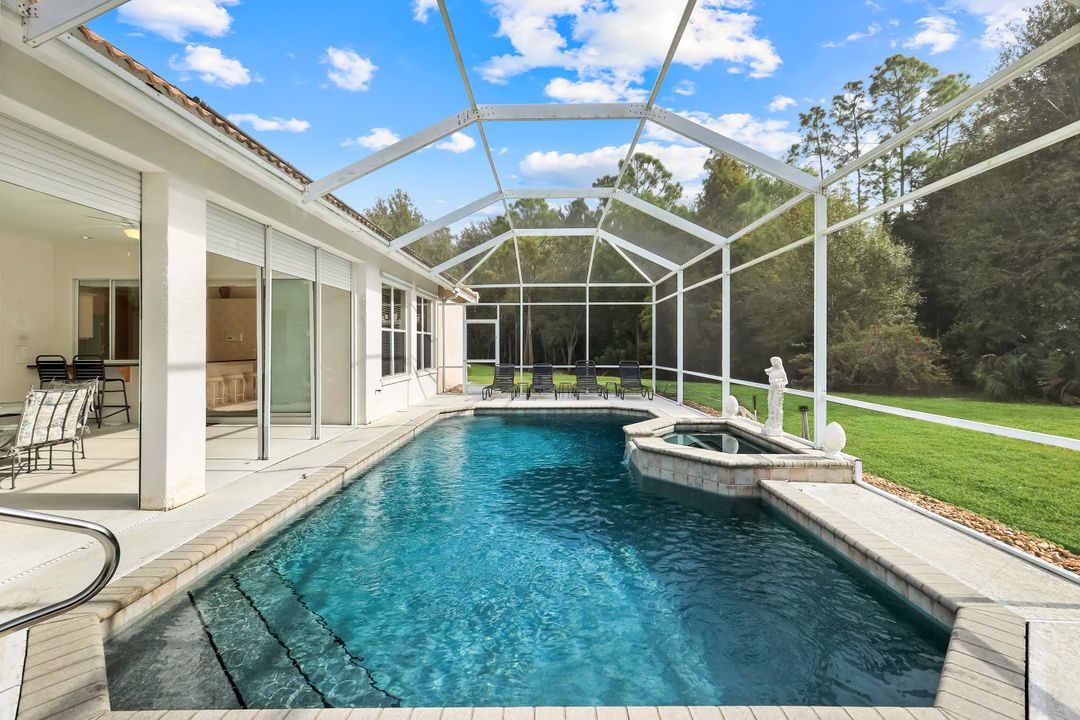 12820 Silverthorn Ct, Bonita Springs, FL 34135