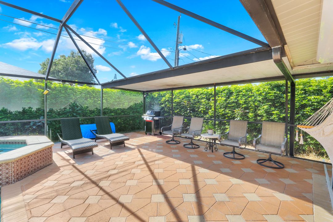 27984 Carl Cir, Bonita Springs, FL 34135