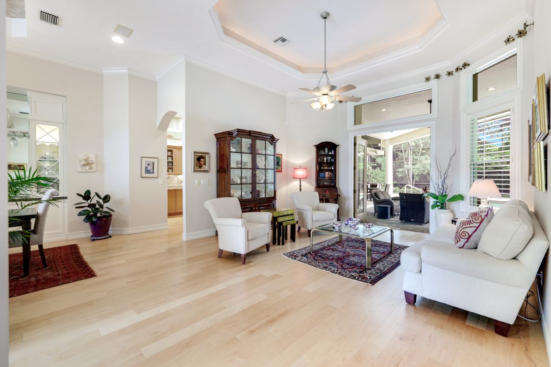 602 Springline Dr, Naples, FL 34102