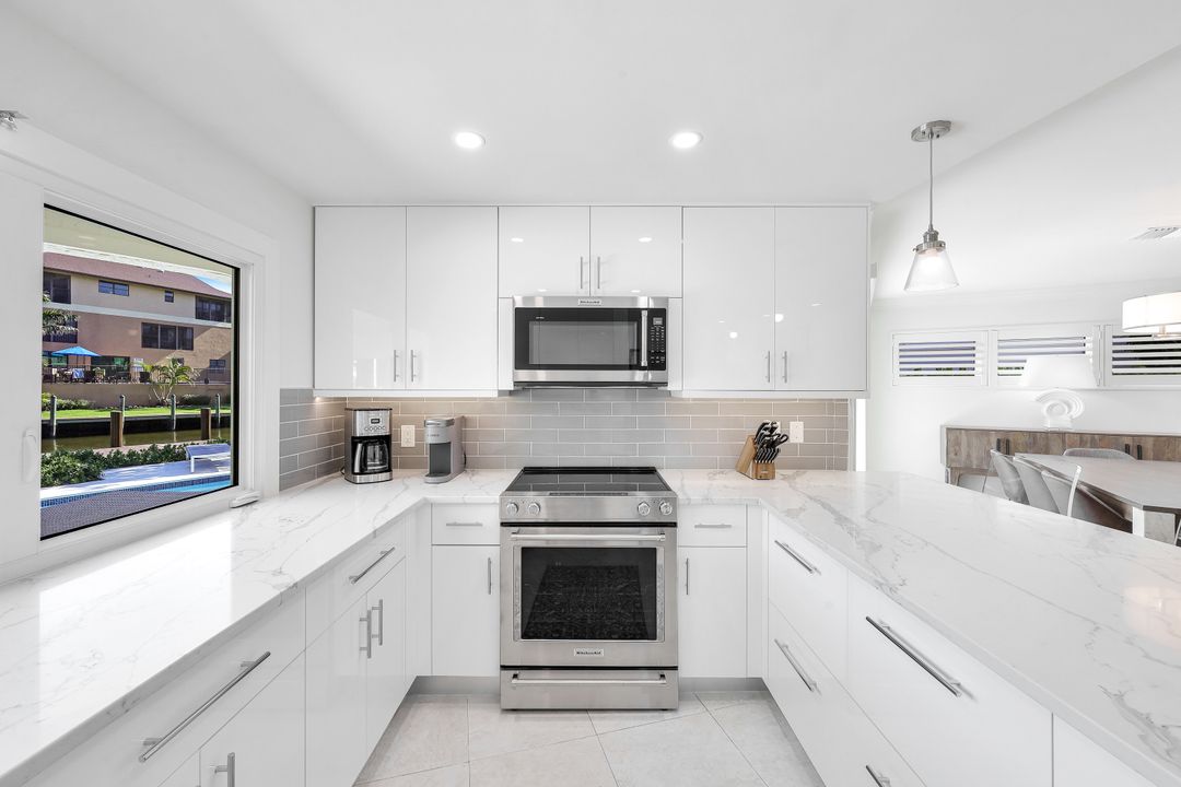 1522 Pelican Ave, Naples, FL 34102