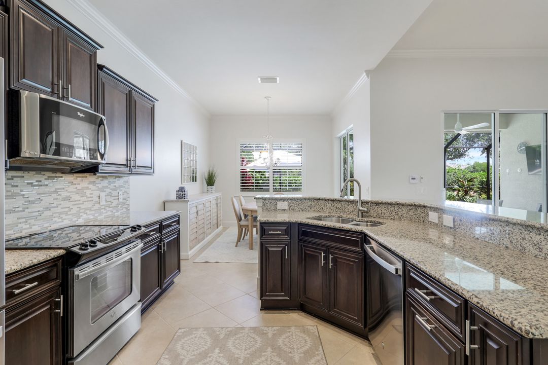 9578 Coquina Cir, Naples, FL 34120