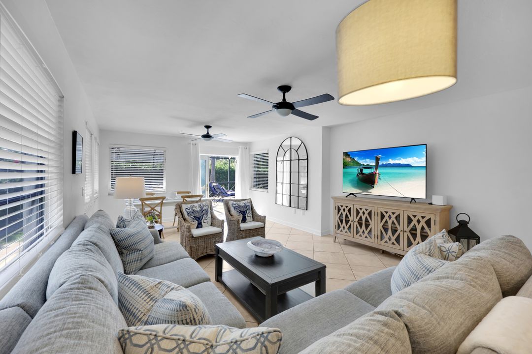 768 96th Ave N, Naples, FL 34108