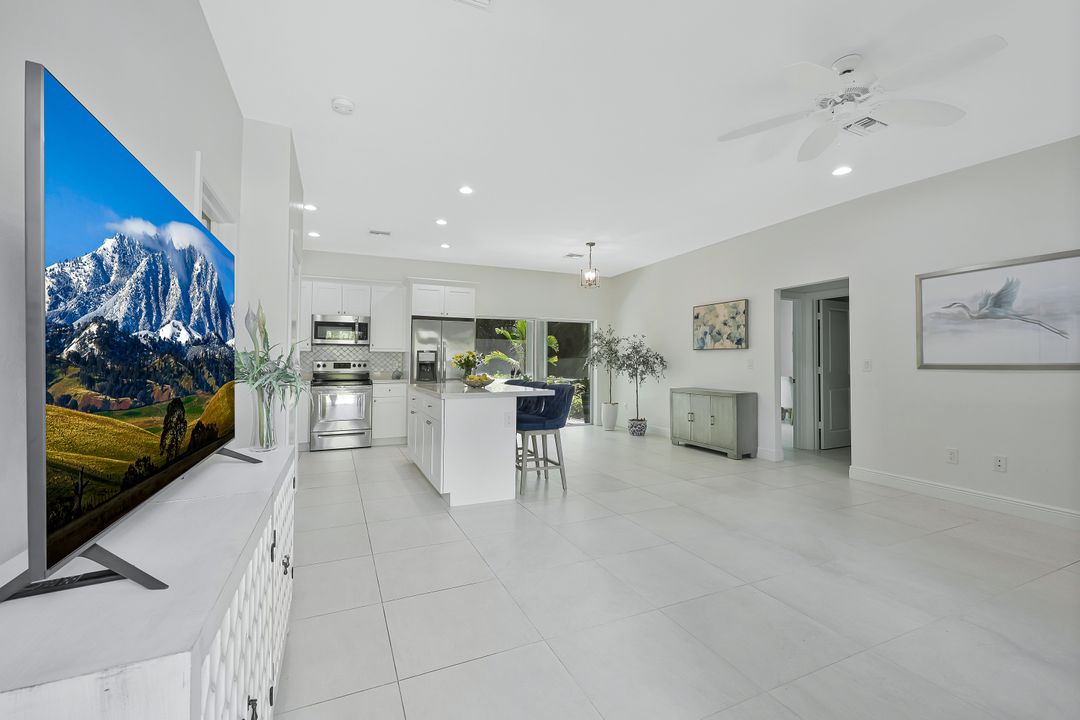 3892 14th St N, Naples, FL 34103