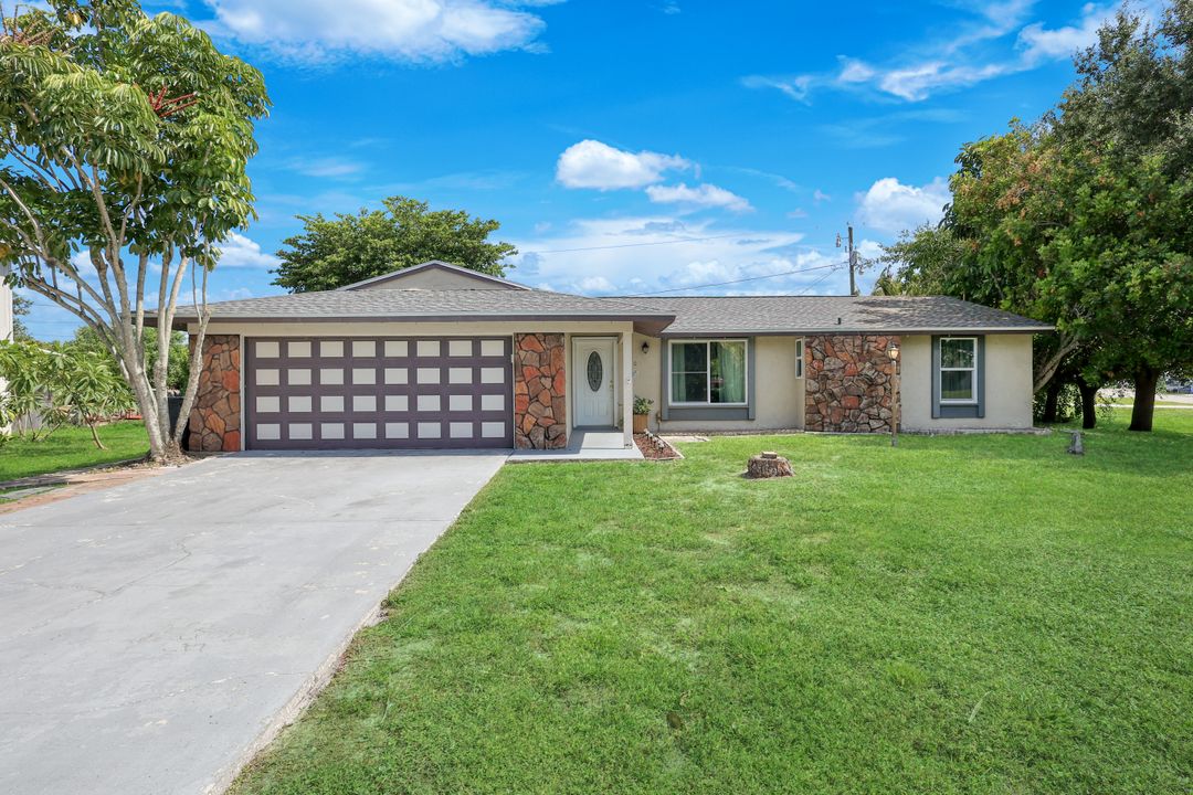 8110 Valencia Rd, Fort Myers, FL 33967