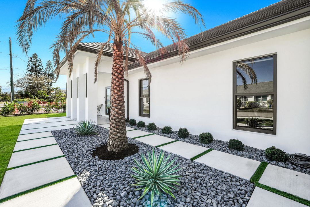 10771 6th St N, Naples, FL 34108