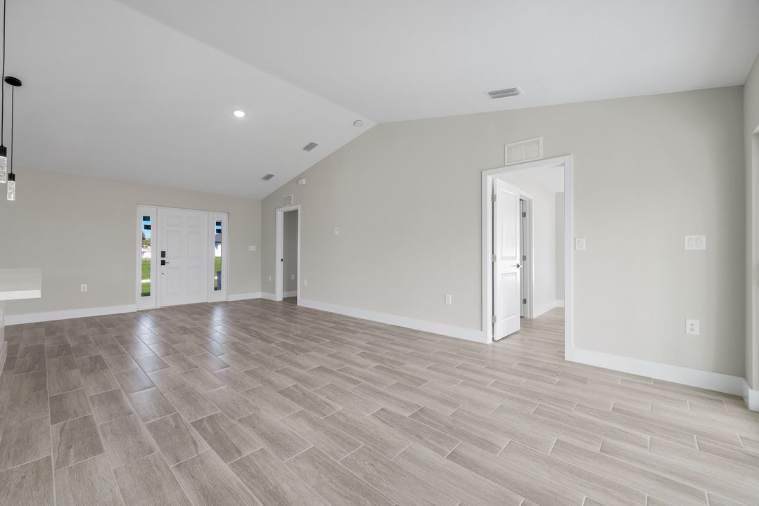 1105 NW 21st Ave, Cape Coral, FL 33993