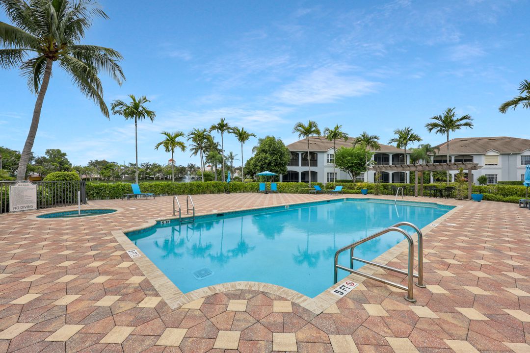 5012 Maxwell Cir #101, Naples, FL 34105