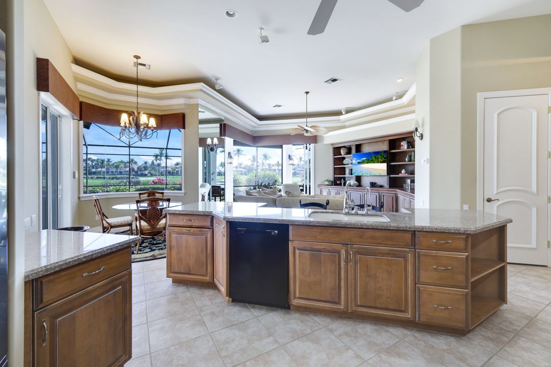 2390 King Palm Way, Naples, FL 34105