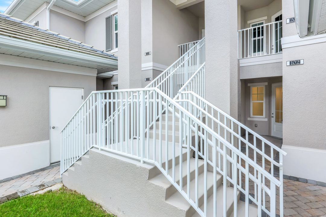 280 Antilles Wy E #101, Naples, FL 34112