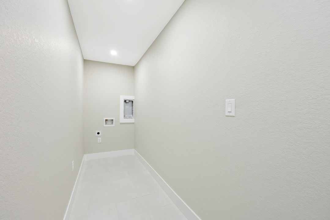 1910 NE 42nd Terrace, Cape Coral, FL 33909