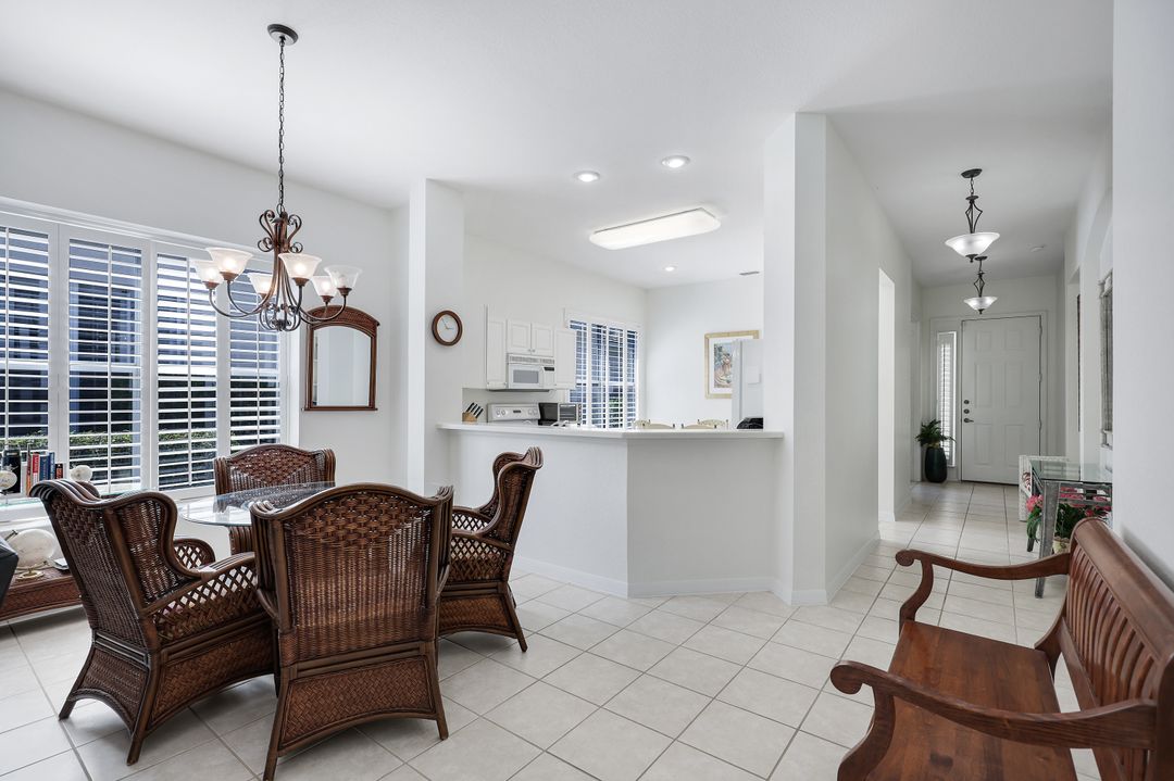 1818 Leamington Ln, Naples, FL 34109