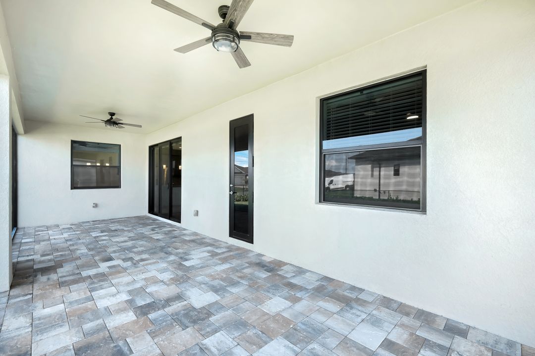 208 SW 29th Ave, Cape Coral, FL 33991