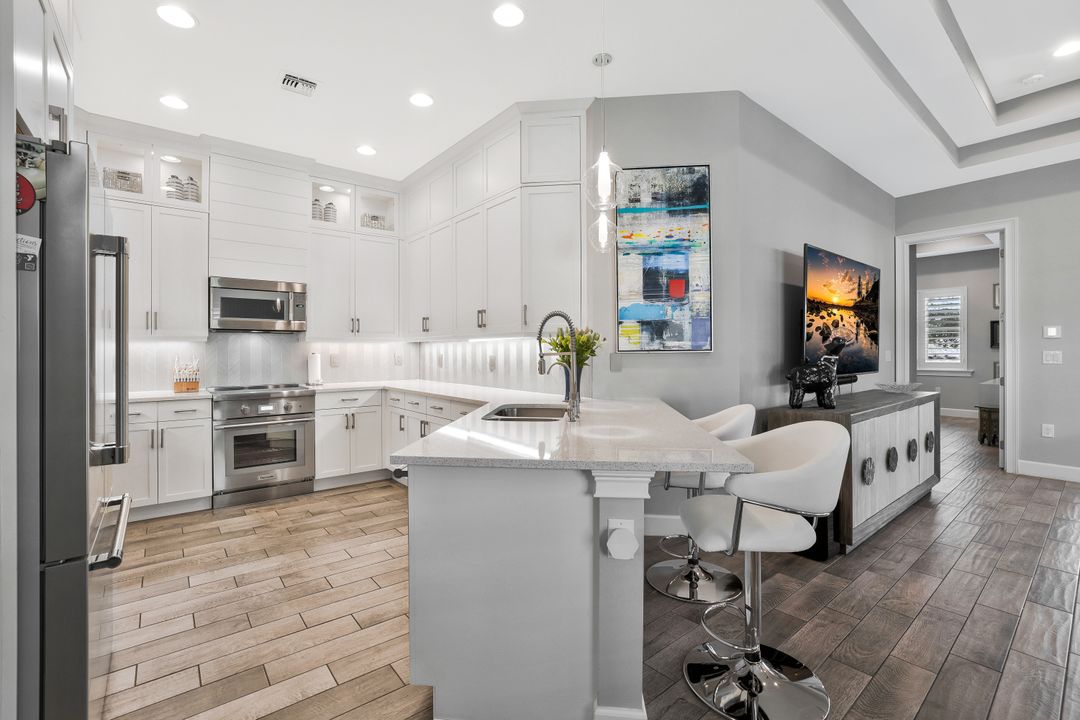 5811 Haiti Dr, Naples, FL 34113