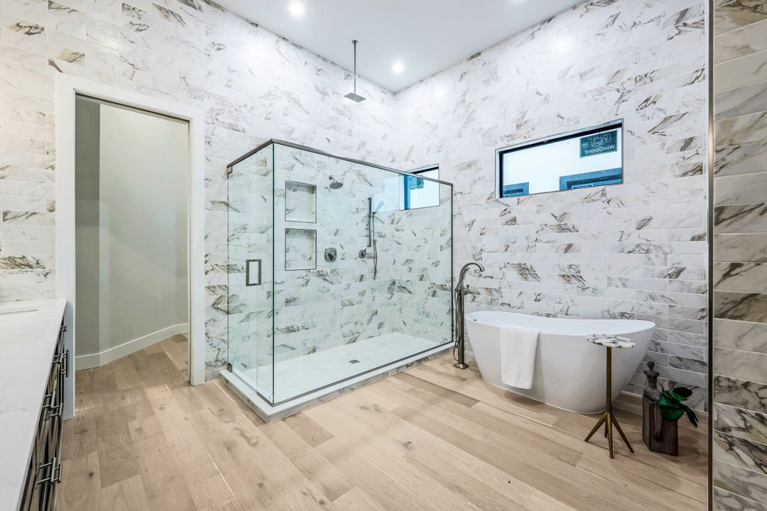 524 103rd Ave N, Naples, FL 34108