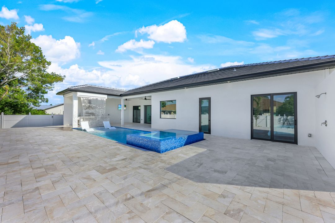 5240 SW 19th Pl, Cape Coral, FL 33914