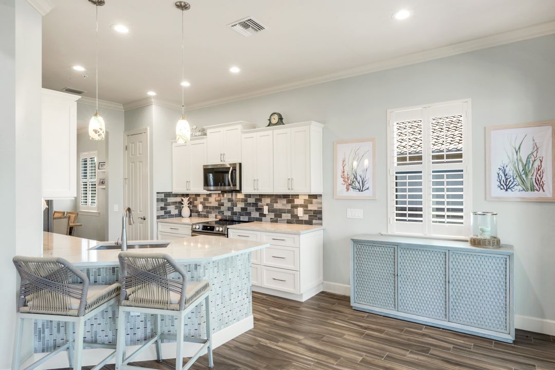 8839 Nautical Landing Cir #201, Naples, FL 34120