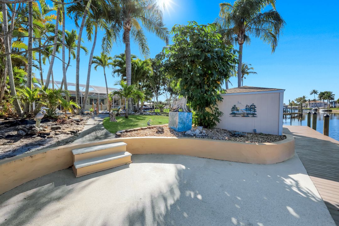 5201 Willow Ct, Cape Coral, FL 33904