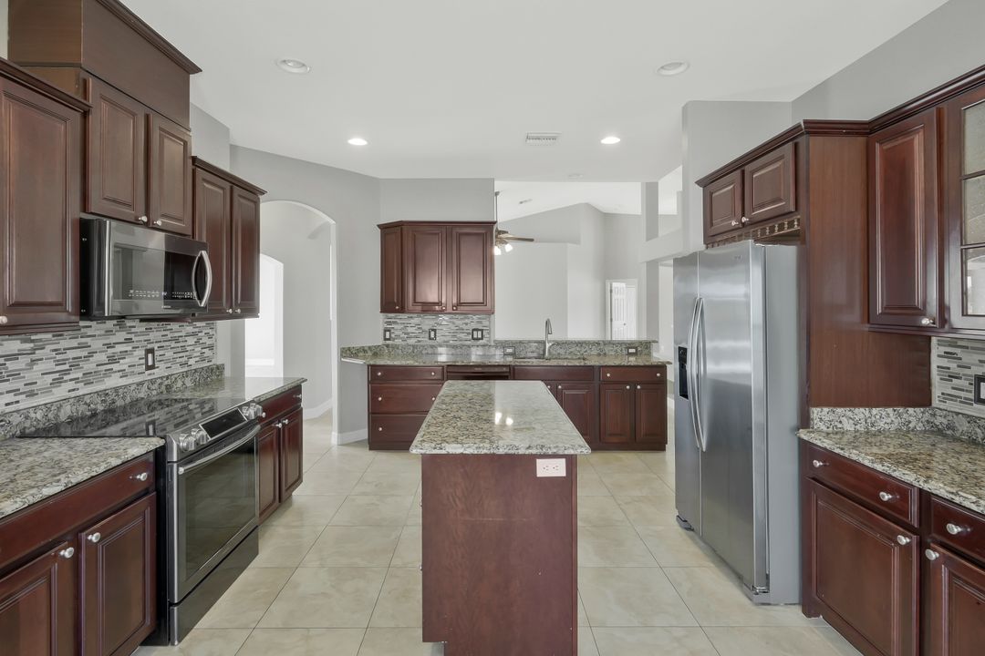 1302 SW 20th St, Cape Coral, FL 33991