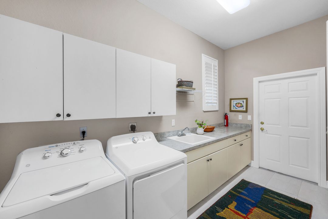 10005 Idle Pine Ln, Estero, FL 34135
