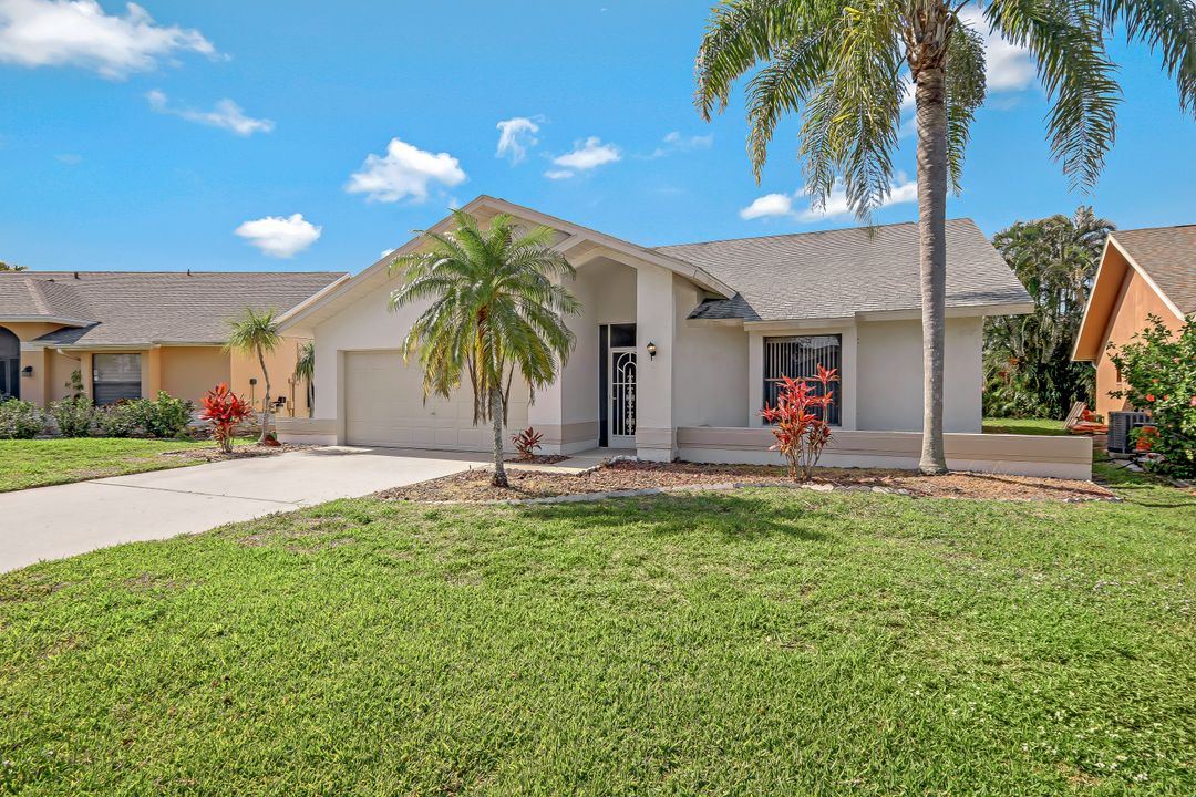 13142 Regent Cir, Fort Myers, FL 33966
